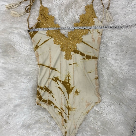 Gimmicks | Tie Dye Lace Halter V Neck Ruched Back Bodysuit Cream Mustard - Picture 11 of 14
